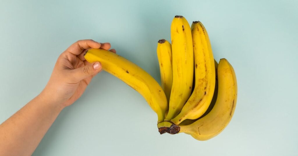 7 Surprising Benefits of the Banana Trick to Empty Your Bowels Fast!